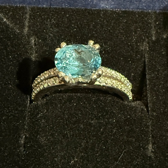 Elegant platinum diamonds Ring never worn in pristine condition paid $6300 - Picture 1 of 10